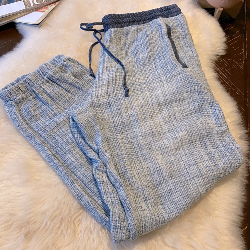 EUC Blue & White Ankle Jogger by Cloth & Stone